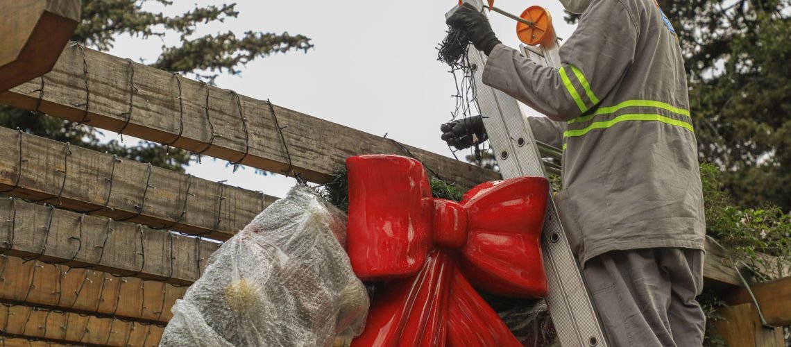 30_09_2021_34Sonho de Natal2021_ Making Of da Montagem da Decoracao da Cidade. Foto Cleiton Thiele/SerraPress