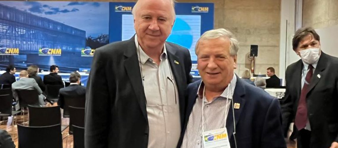 Constantino com presidente da CNM Paulo