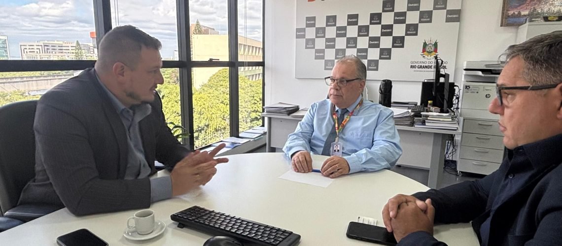 Reunião com o diretor do Detran, Edir Domeneghini